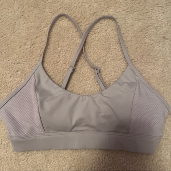 NWOT! ALO Yoga ‘No Limits Bra’ - Picture 5 of 8